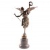 Статуэтка «Ангел хранитель с венком и трубой»
